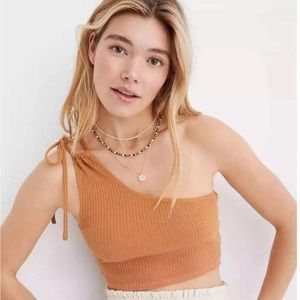 One shoulder tie crop top